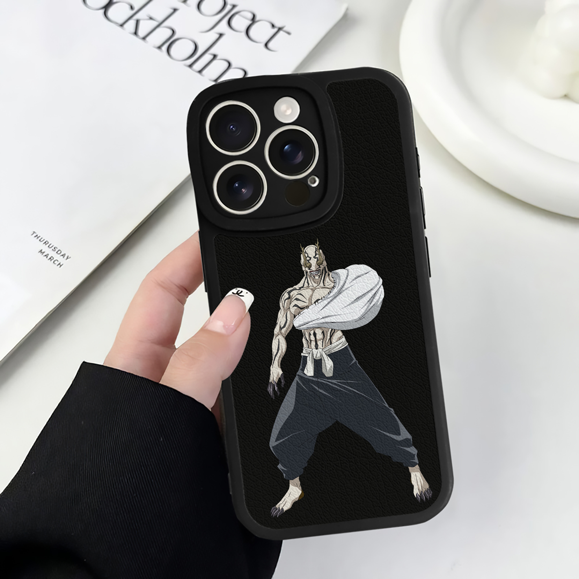 （画像用） 呪術廻戦 Jujutsu Kaisen 【iPhone 16シリーズ対応】シリコンスマホケース（レザー調） 材質：シリコン